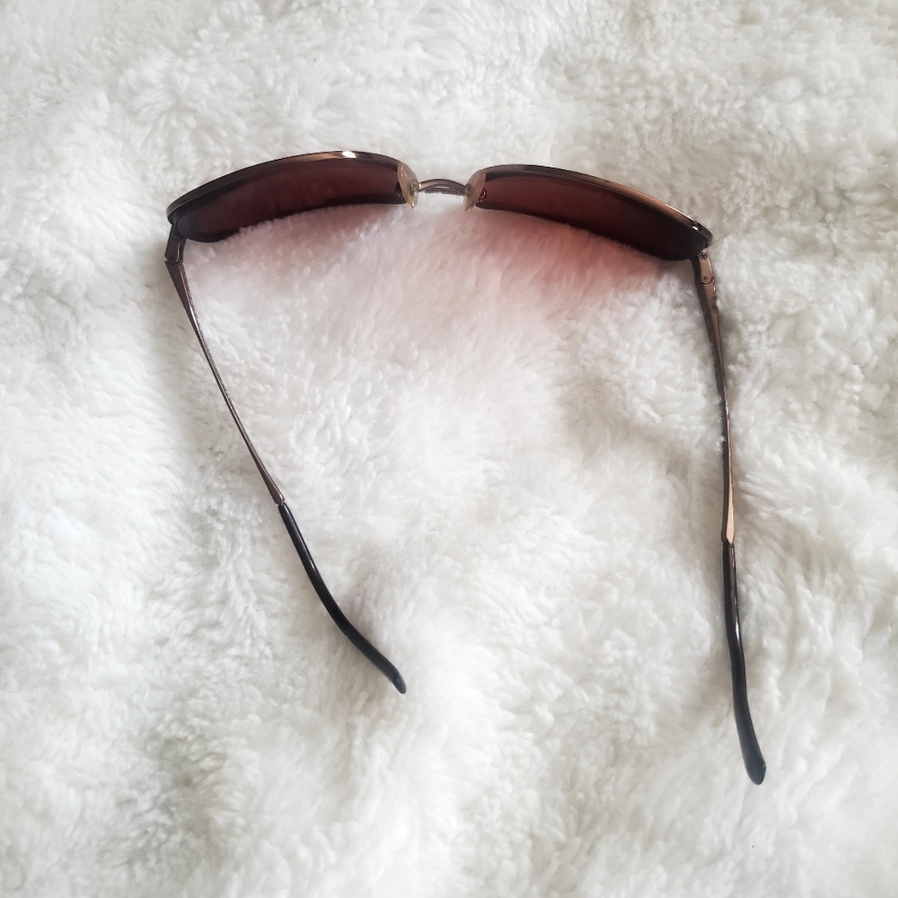 Prada sunglasses - Picture 9 of 11